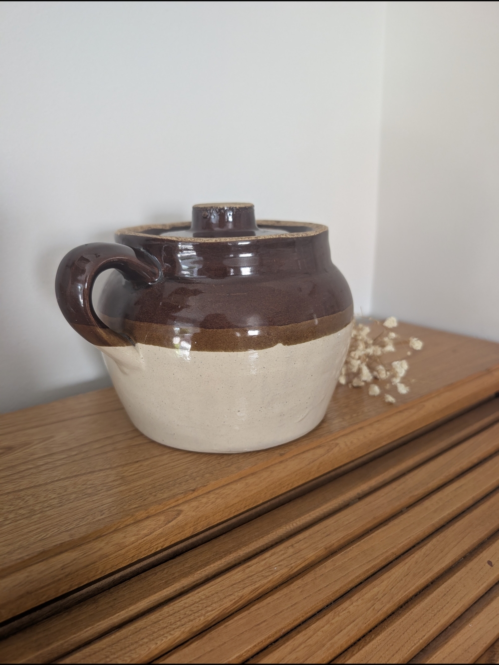 Vintage USA Stoneware Crock with Lid – Two‑Tone Brown & Cream